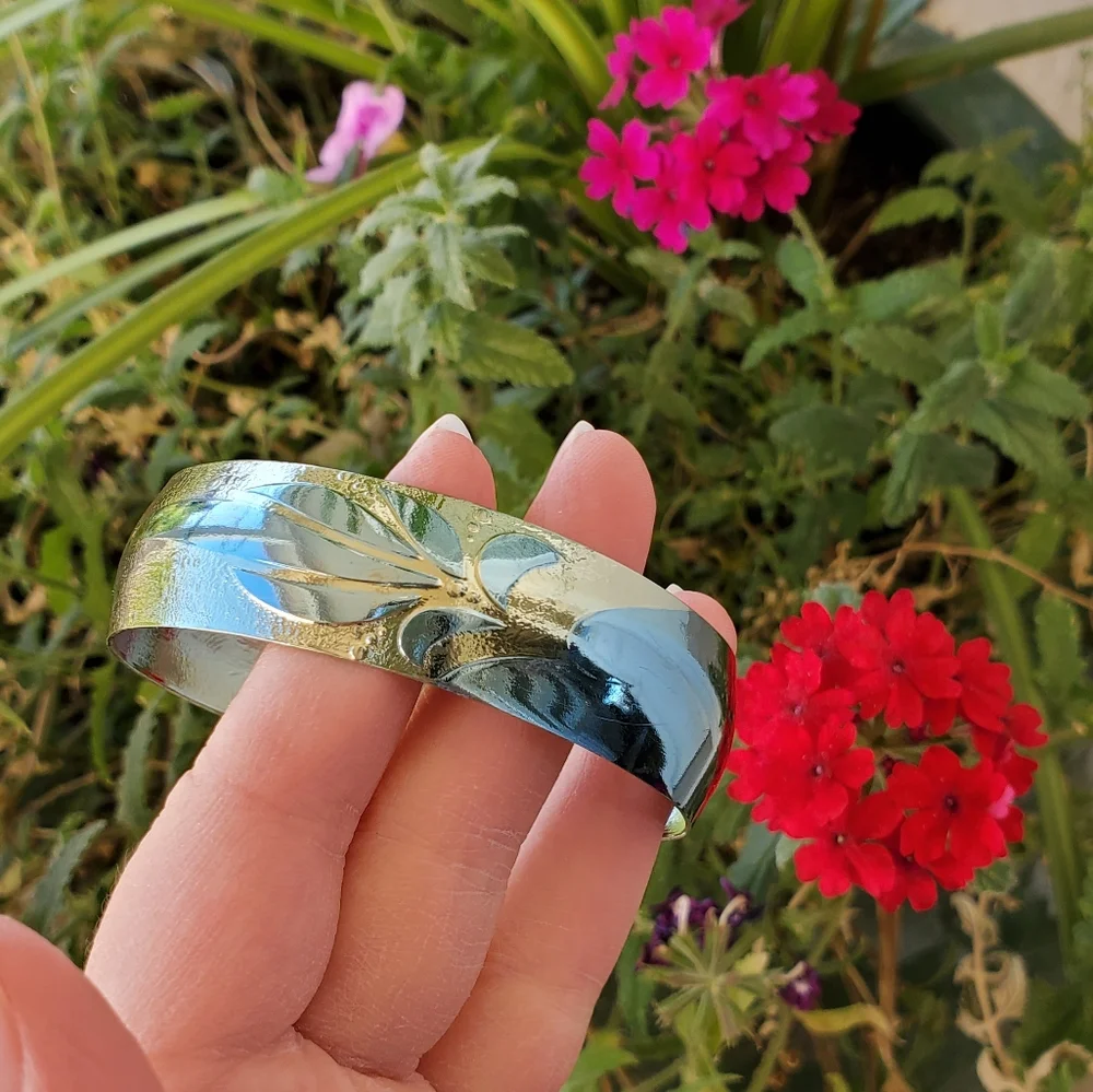 N/A elegant silver